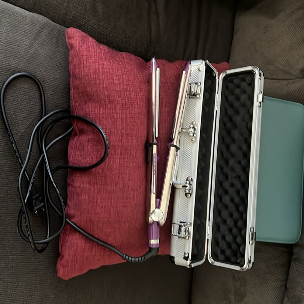 Titanium flat iron, 1”